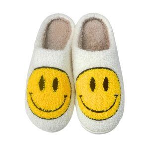✨🆕💗🤗BANNER RETRO SMILEY FACES SLIPPERS🤗💗
